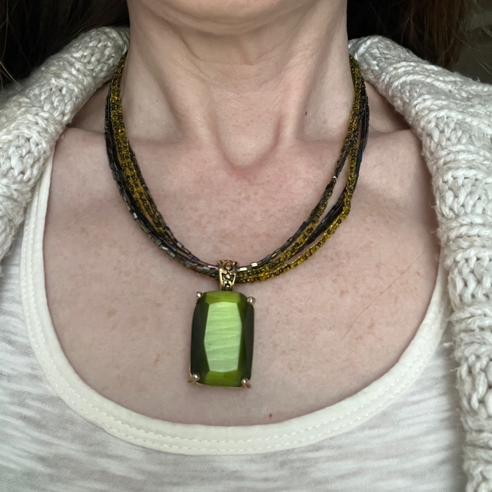 Gorgeous Pendant Beaded Necklace